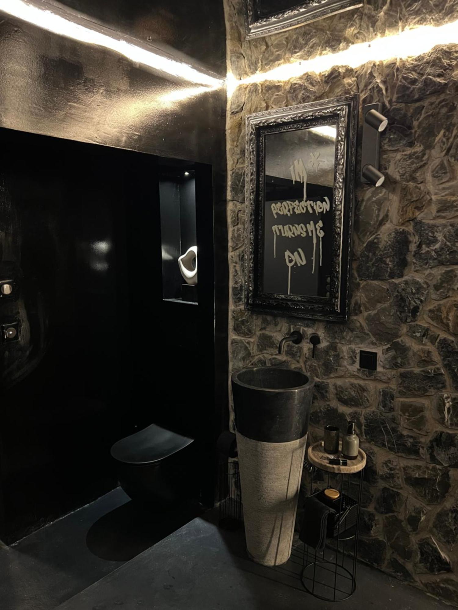 Doormat#13 Black Mirror Thessaloníki Eksteriør bilde